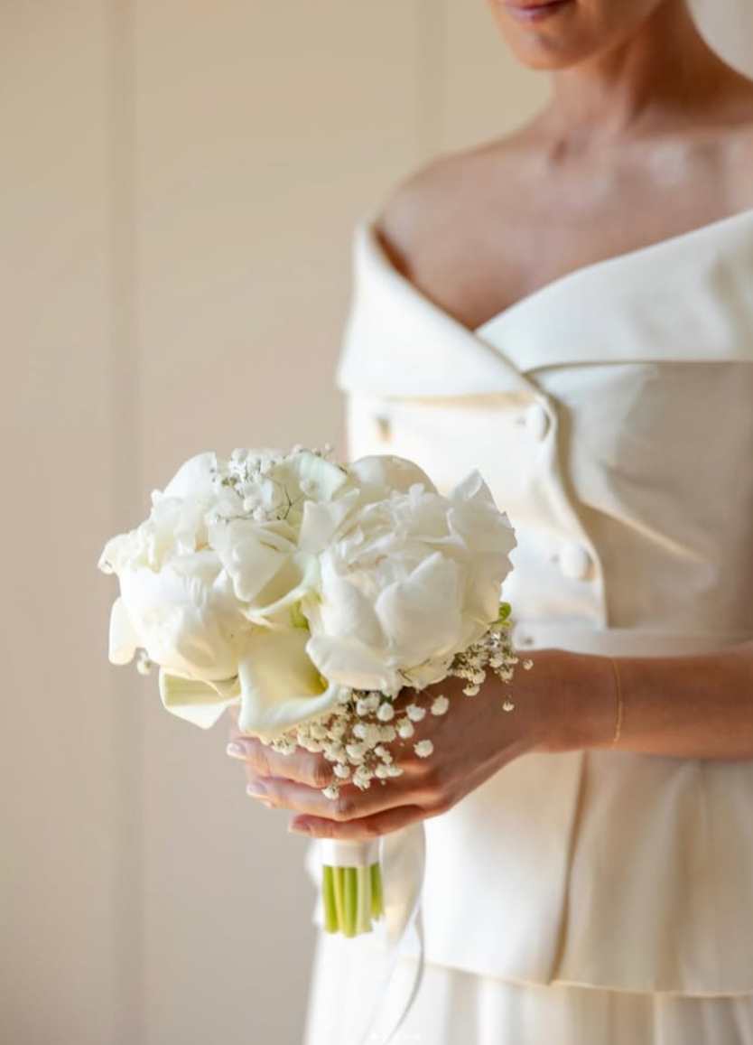 Bouquet e composizioni floreali nella palette scelta per il matrimonio